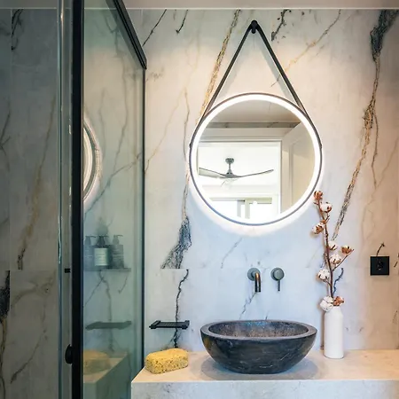 Ririka Living, New Feel-at-home Luxury Apartment *